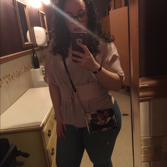 Meet your Posher, Tayla - Picture 1 of 1